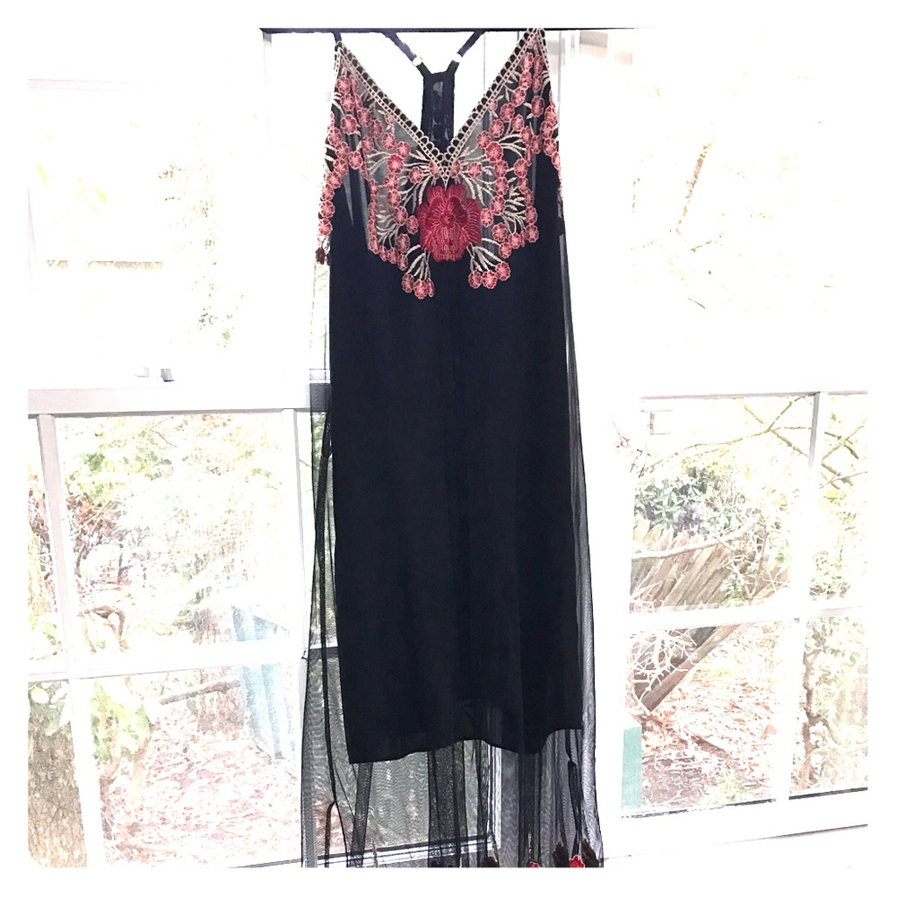 Alice and Olivia hand-embroidered lace maxi